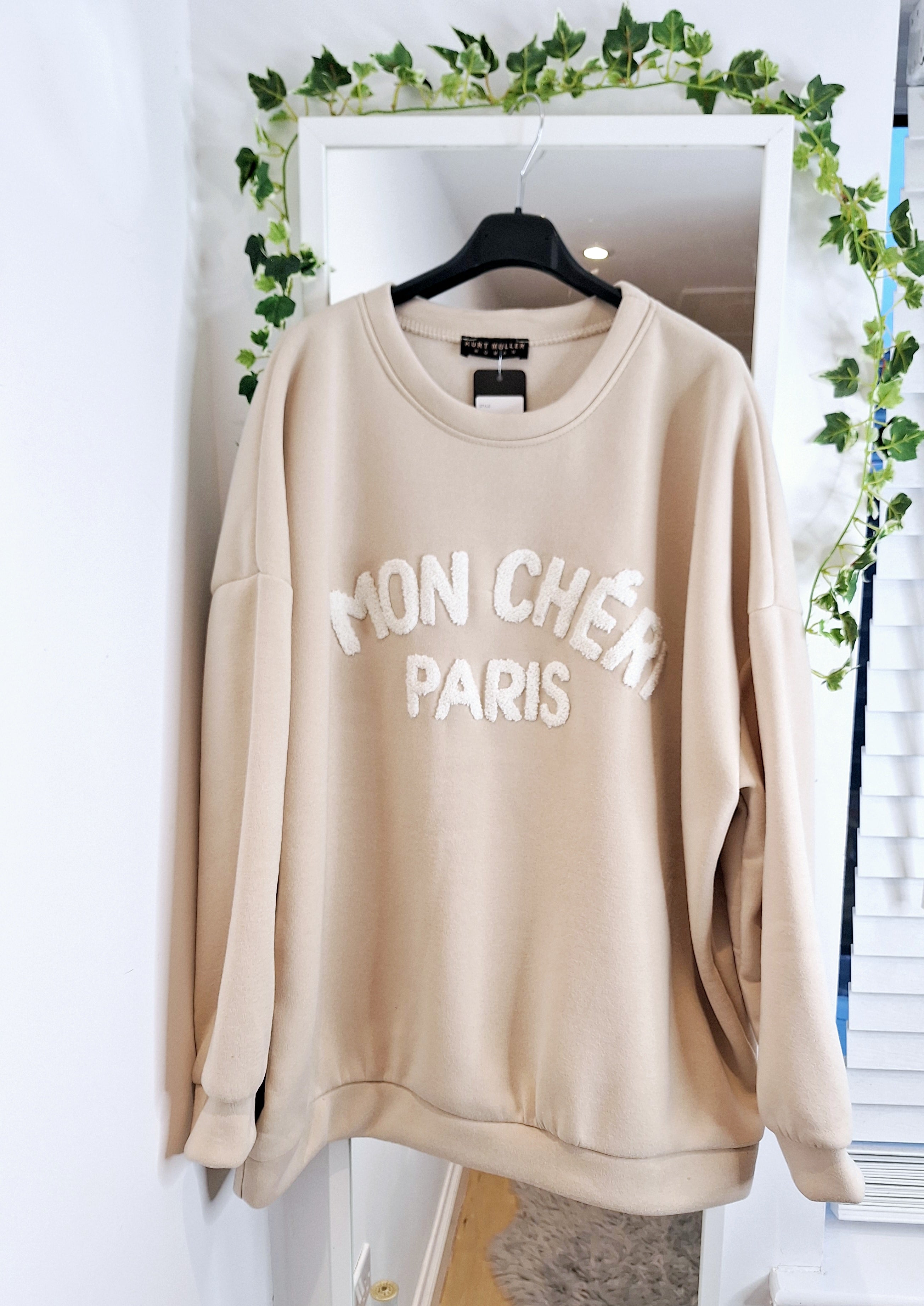 New Season Mon Cheri Sweatshirt Oversized