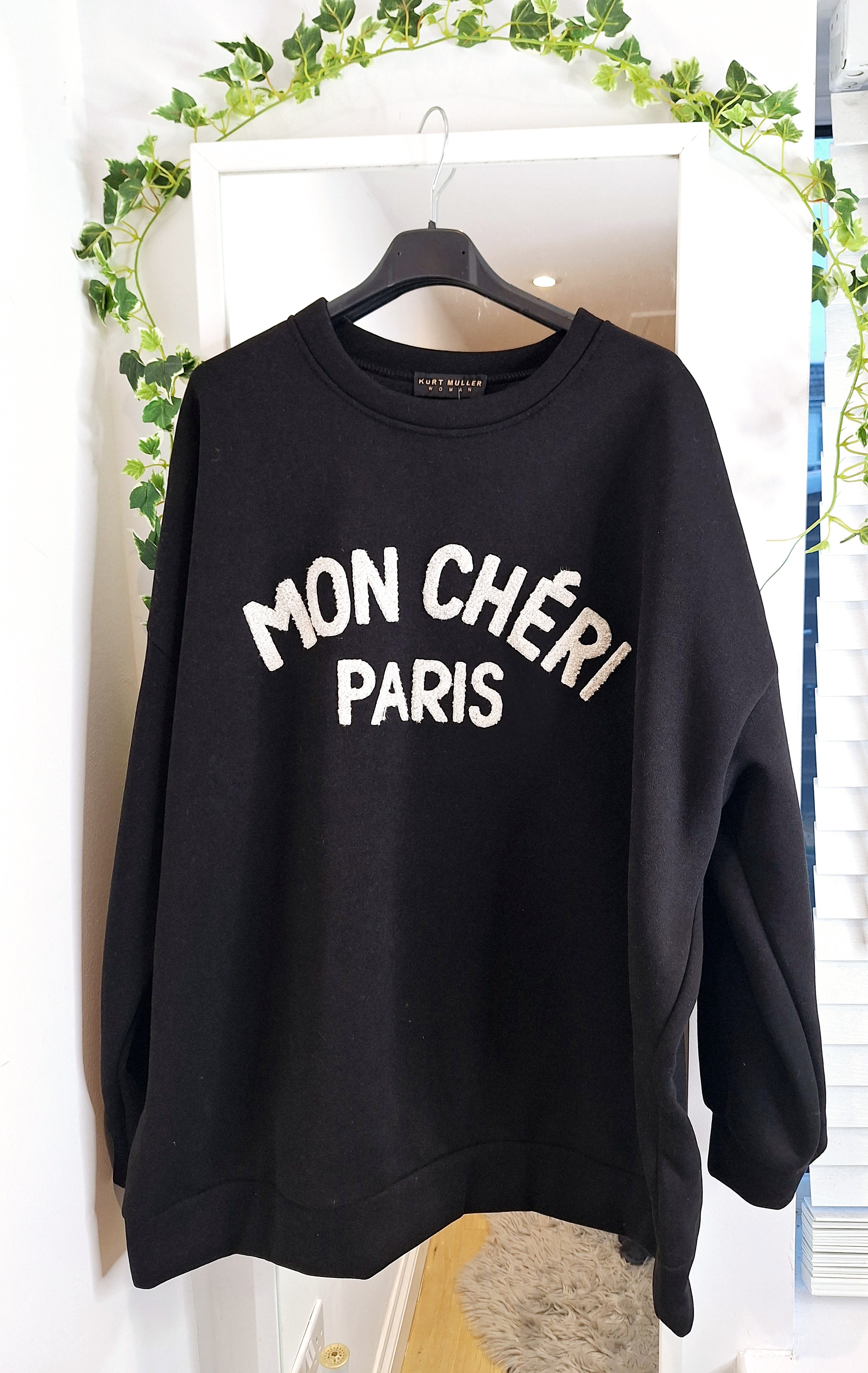 New Season Mon Cheri Sweatshirt Oversized