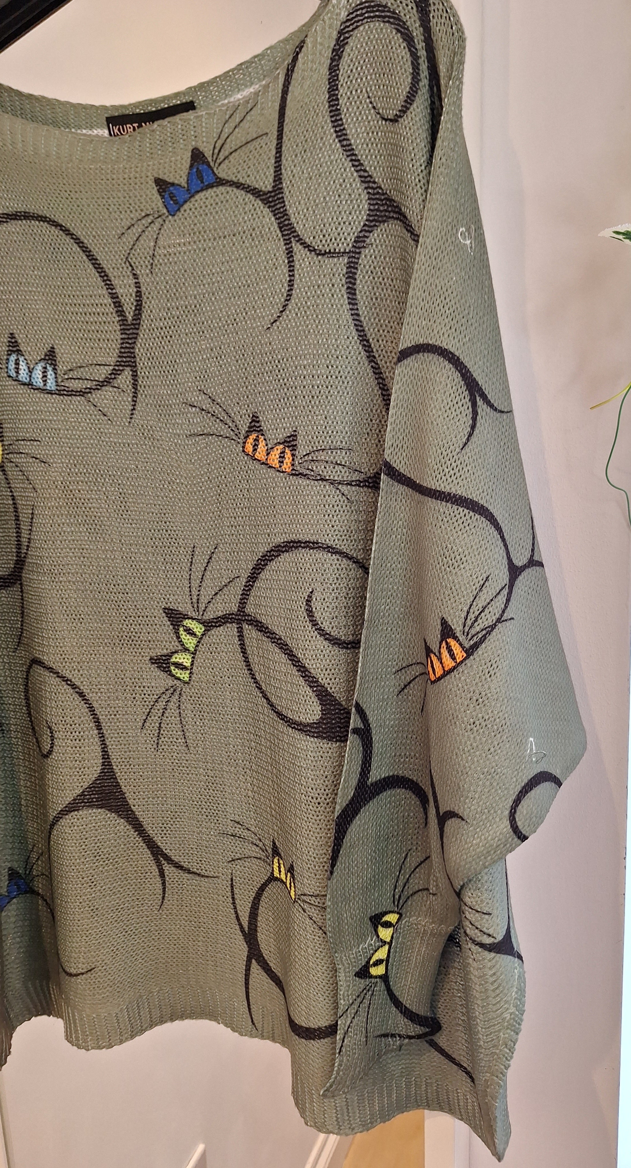 New Cats Eye Waxy Knit Suits Size 12-16