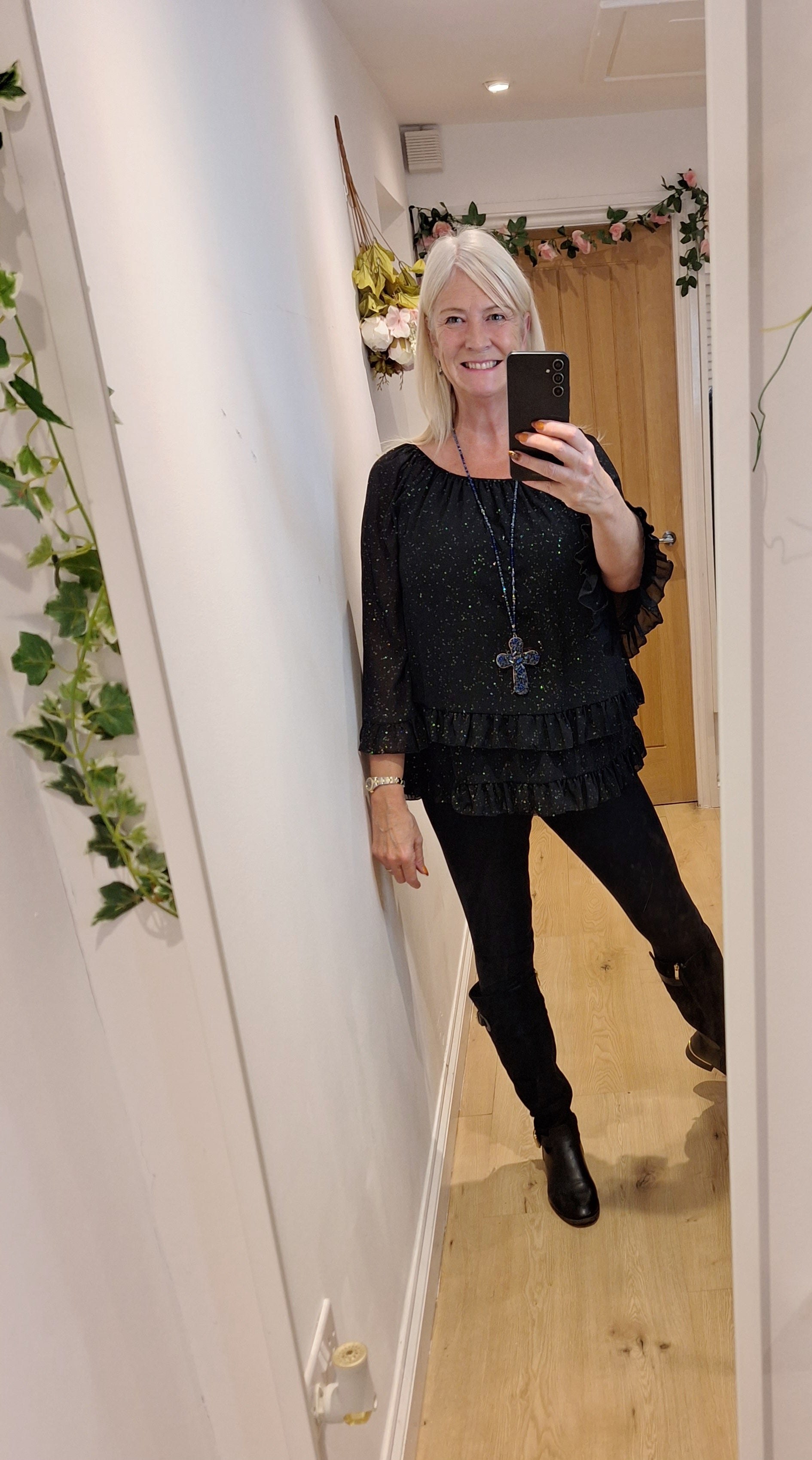 New Glitter Spec Ruffle Blouse