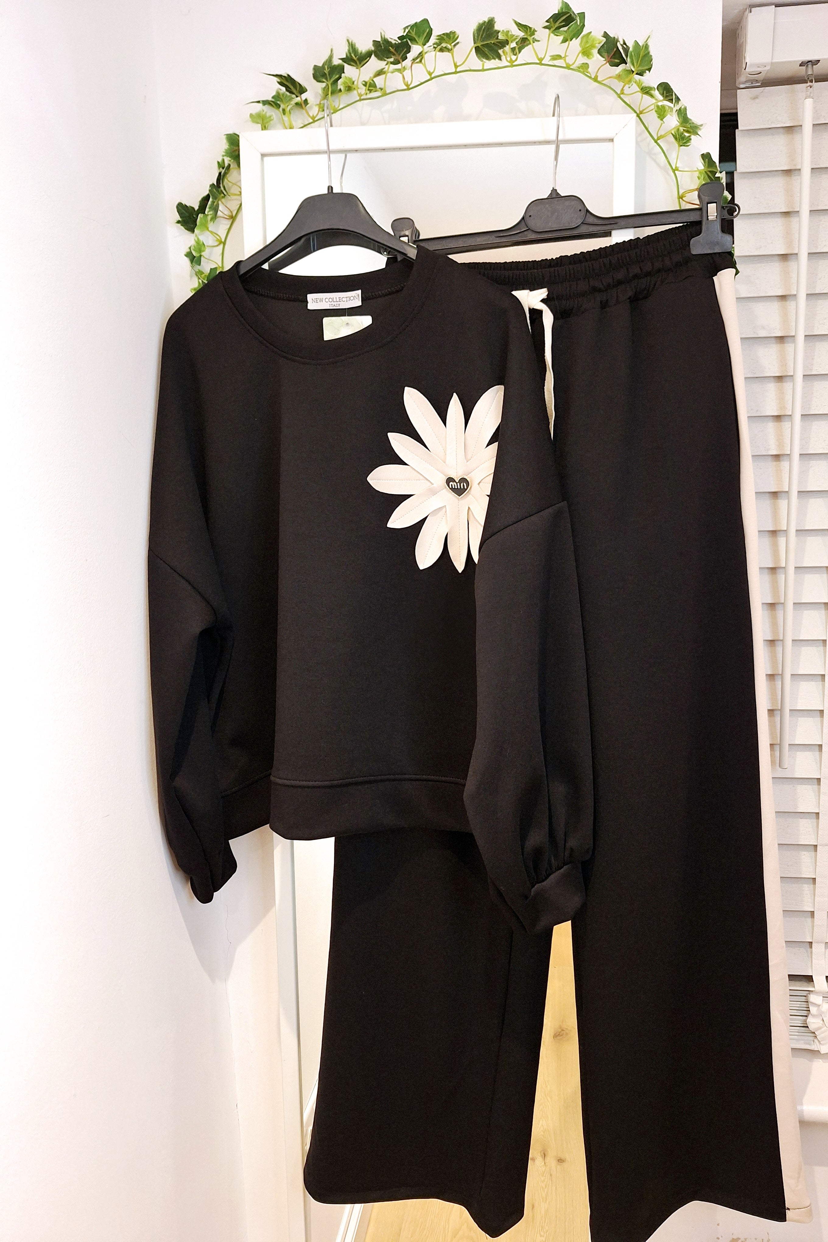 New Lux Flower 2 Piece Suits to Size 16 or smaller