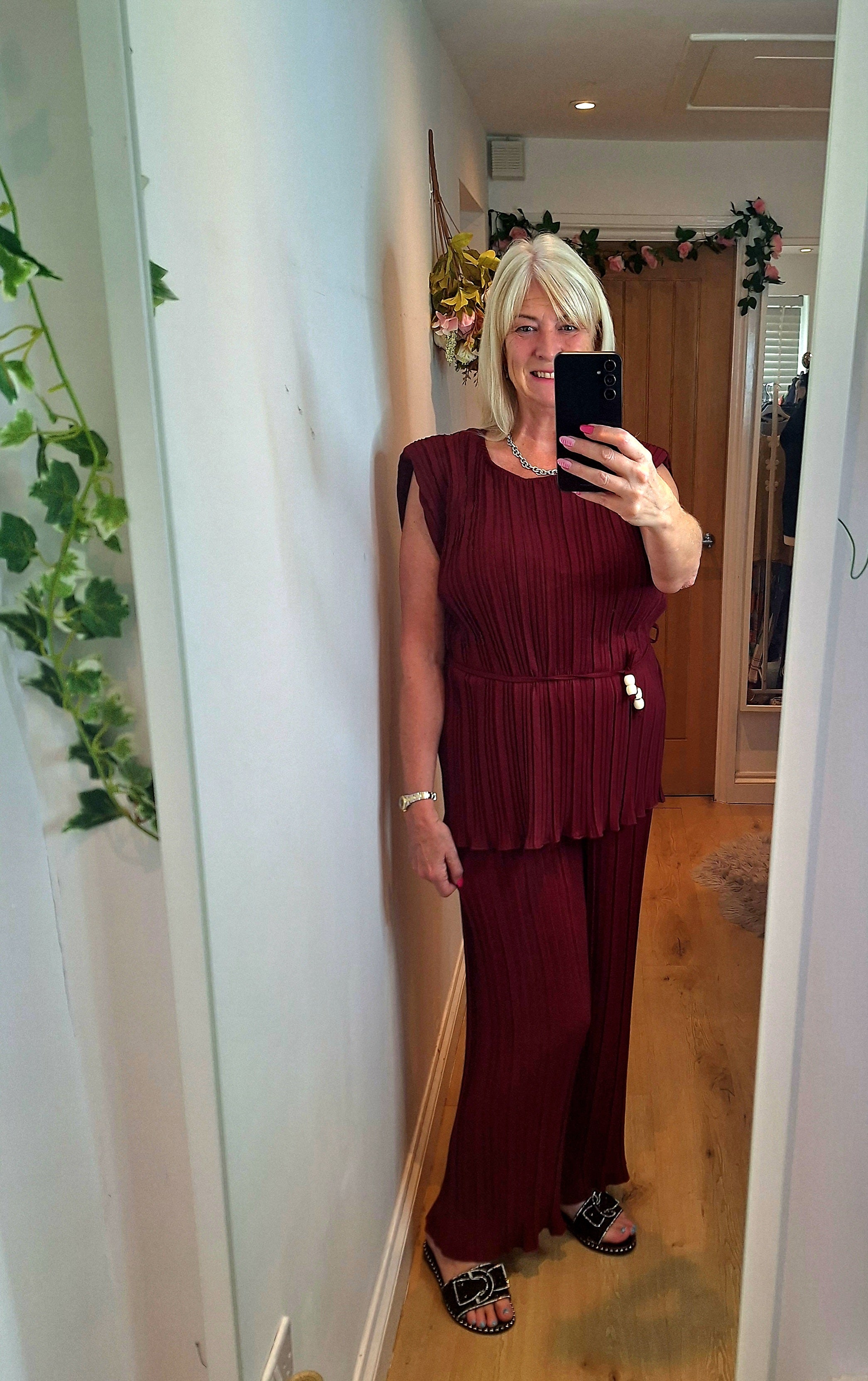 New Dynasty Set Burgundy Wine